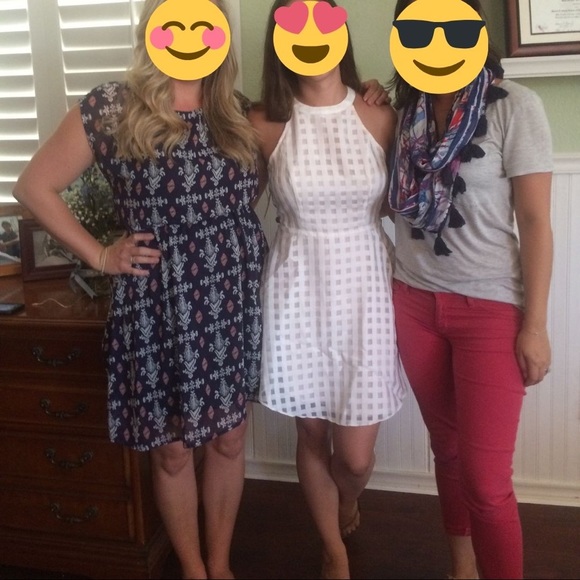 Lovers + Friends Terrace View White & Blush Mini - Picture 4 of 8